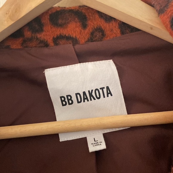 Cropped coat - Picture 3 of 3